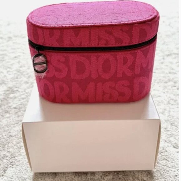 ✨ Miss Dior Essence Pink Vanity Pouch + Dior Perfume Sample ✨ - Picture 2 of 8
